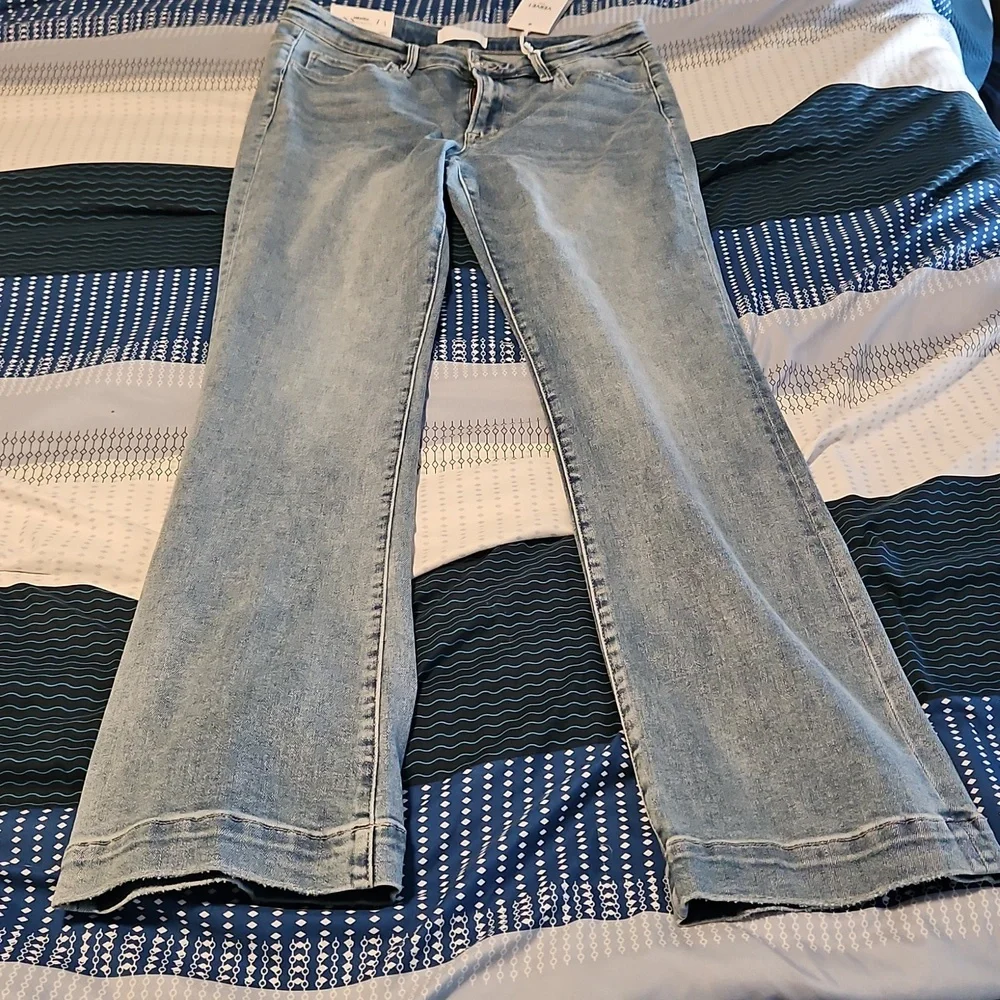 NWT Vici Forver Legendary Mid Rise Flare Women's Jeans - Picture 9 of 16